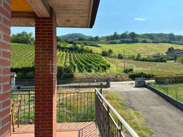 casa indipendente in vendita a Lugagnano Val d'Arda in zona Chiavenna Rocchetta