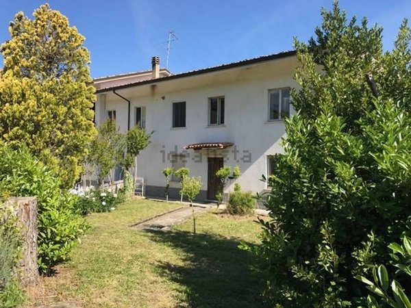 casale in vendita a Lugagnano Val d'Arda