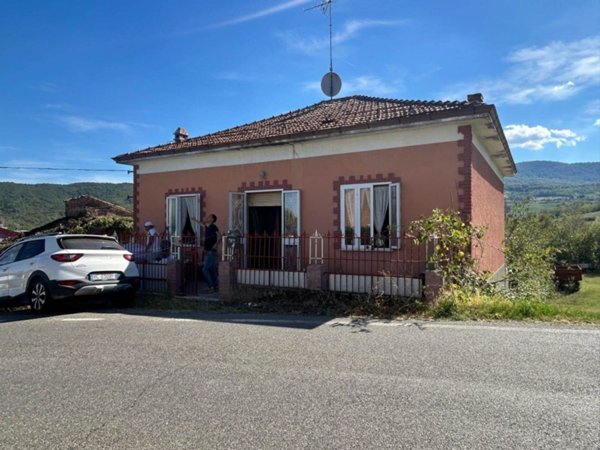 casa indipendente in vendita a Lugagnano Val d'Arda in zona Vicanino