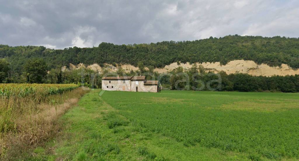 casa indipendente in vendita a Lugagnano Val d'Arda