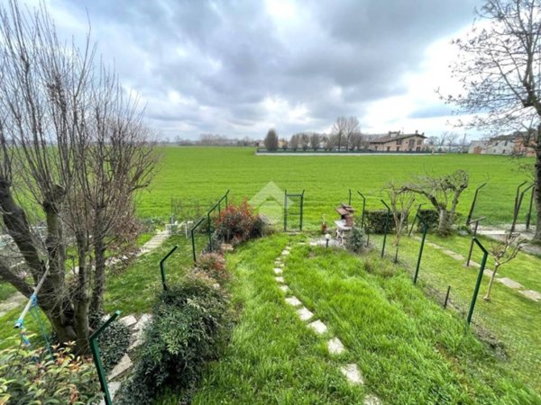 casa indipendente in vendita a Monticelli d'Ongina