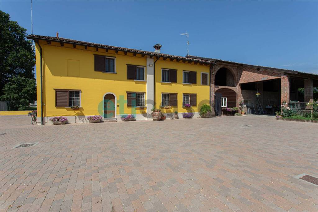 casa indipendente in vendita a Monticelli d'Ongina