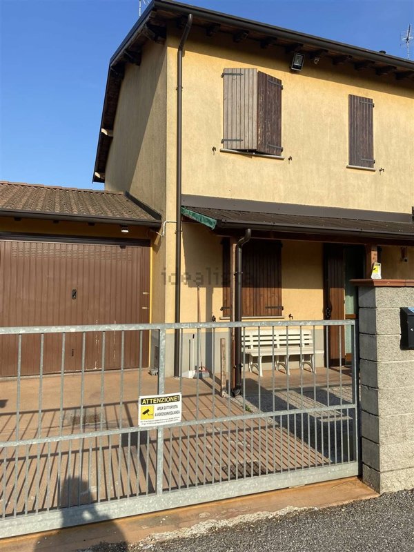 casa indipendente in vendita a Monticelli d'Ongina