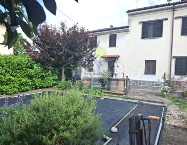 casa indipendente in vendita a Monticelli d'Ongina