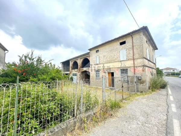 quadrivano in vendita a Monticelli d'Ongina