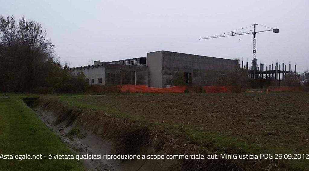 locale commerciale in vendita a Monticelli d'Ongina