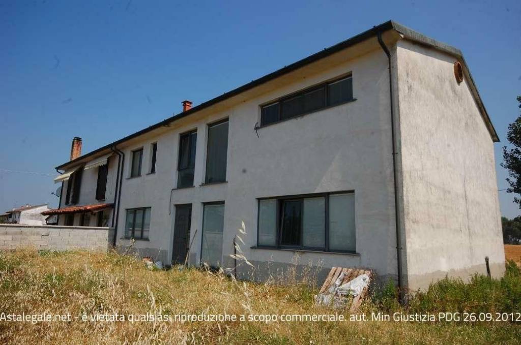 casa indipendente in vendita a Monticelli d'Ongina