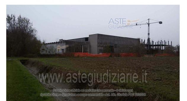 locale commerciale in vendita a Monticelli d'Ongina