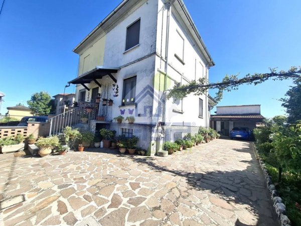 casa indipendente in vendita a Monticelli d'Ongina in zona San Nazzaro