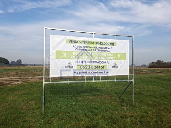 casa indipendente in vendita a Monticelli d'Ongina