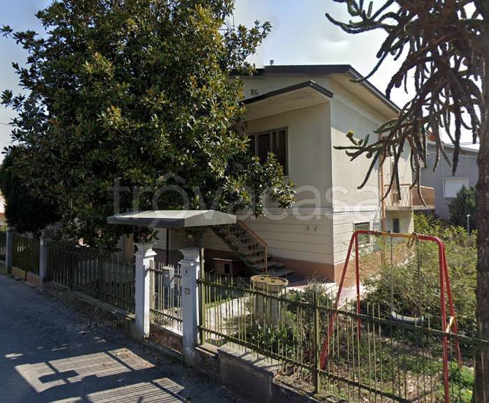 casa indipendente in vendita a Monticelli d'Ongina