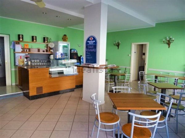 negozio in vendita a Monticelli d'Ongina