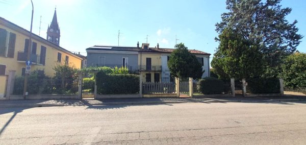 casa semindipendente in vendita a Monticelli d'Ongina