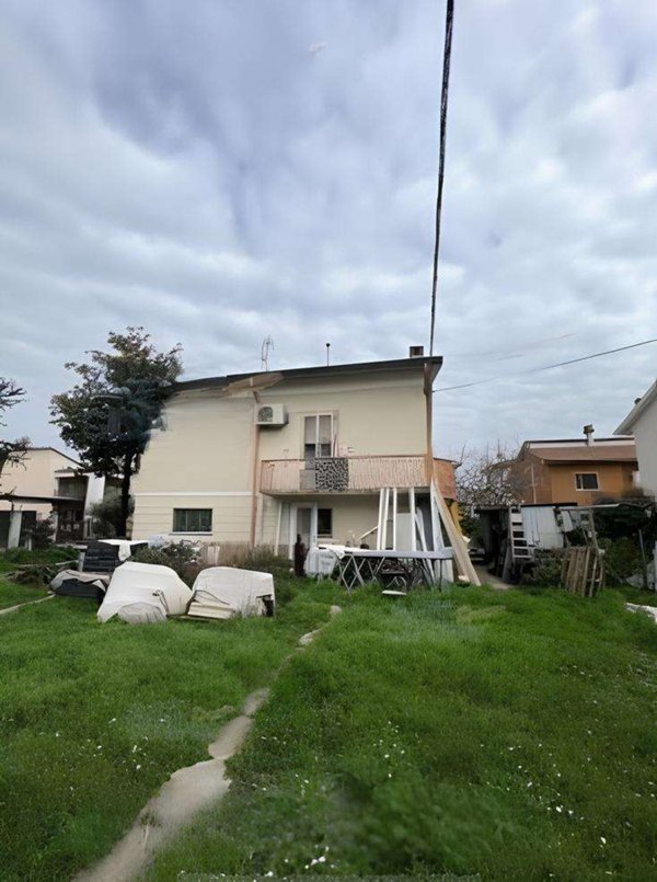 casa indipendente in vendita a Monticelli d'Ongina