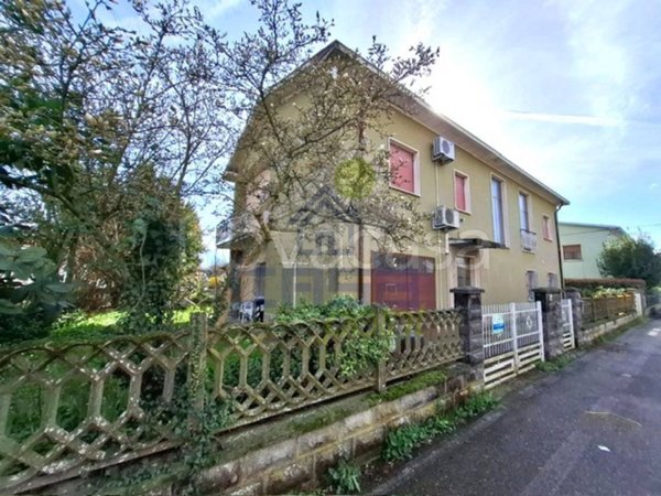 casa indipendente in vendita a Monticelli d'Ongina