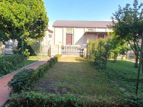 casa indipendente in vendita a Monticelli d'Ongina