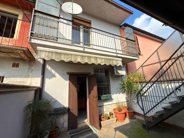 casa indipendente in vendita a Monticelli d'Ongina in zona Fogarole