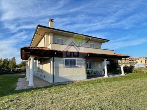 casa indipendente in vendita a Monticelli d'Ongina