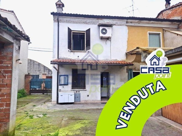 casa indipendente in vendita a Monticelli d'Ongina in zona San Nazzaro