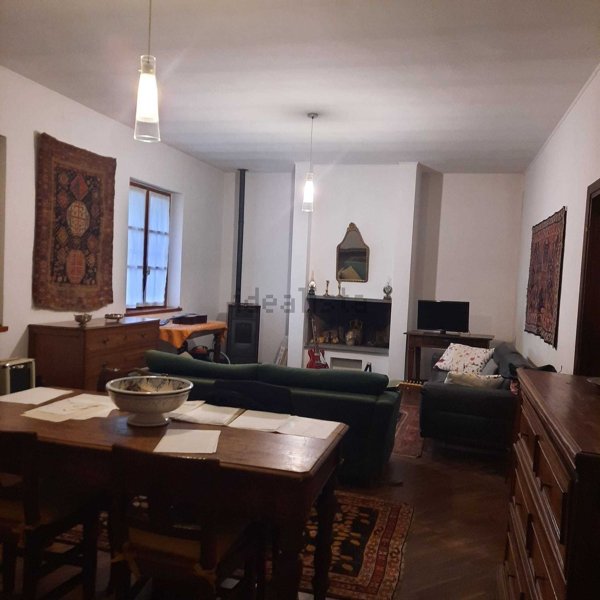 casale in vendita a Monticelli d'Ongina