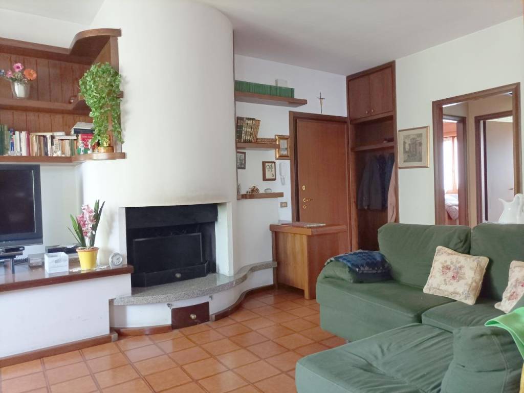 appartamento in vendita a Monticelli d'Ongina in zona Fogarole