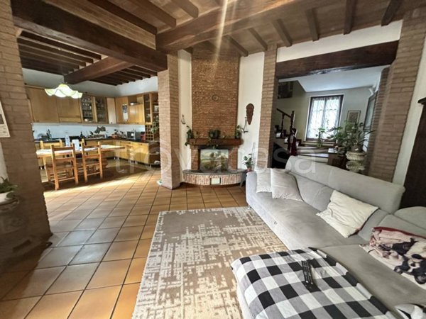 casa indipendente in vendita a Monticelli d'Ongina in zona Isola Serafini