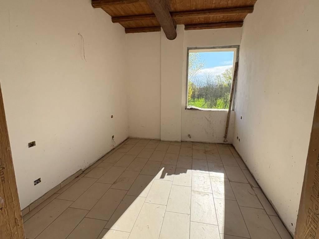 casa indipendente in vendita a Monticelli d'Ongina in zona Isola Serafini