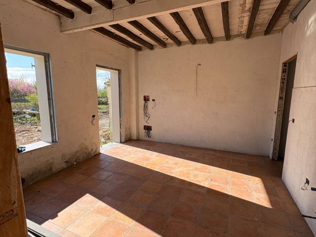 casa indipendente in vendita a Monticelli d'Ongina in zona Isola Serafini