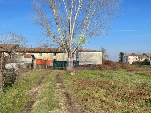casa indipendente in vendita a Monticelli d'Ongina in zona Fogarole