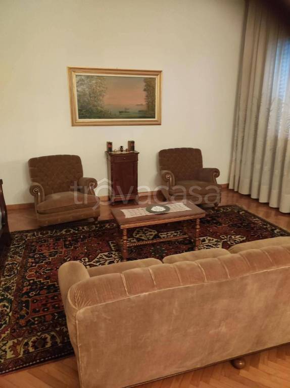 casa indipendente in vendita a Monticelli d'Ongina in zona Fogarole