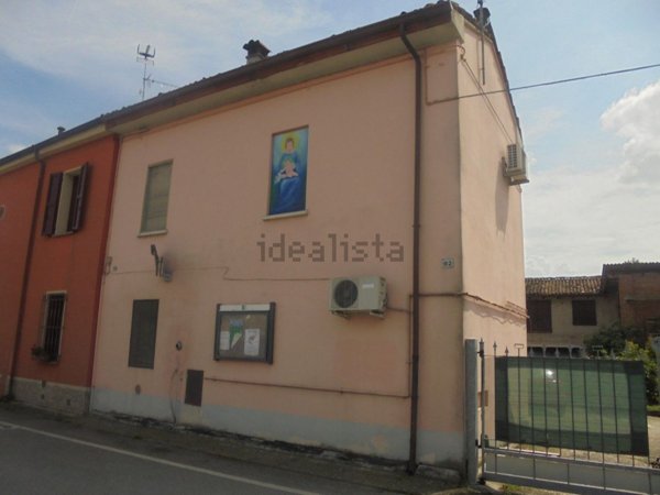 casa indipendente in vendita a Monticelli d'Ongina in zona Borgonovo