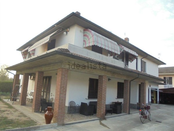 casa indipendente in vendita a Monticelli d'Ongina in zona Fogarole