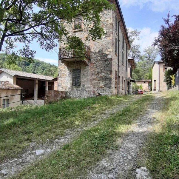 casa indipendente in vendita a Morfasso