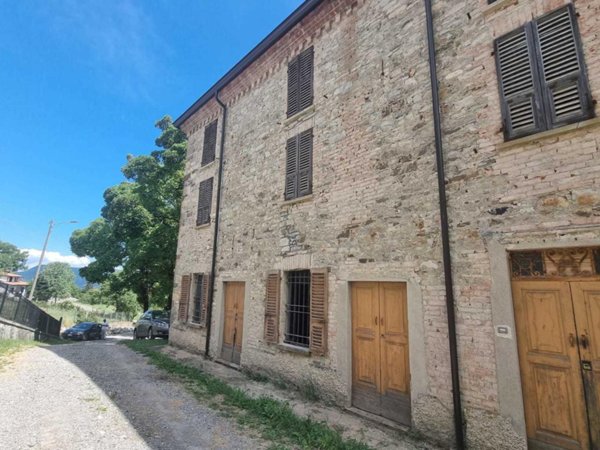 casa indipendente in vendita a Morfasso