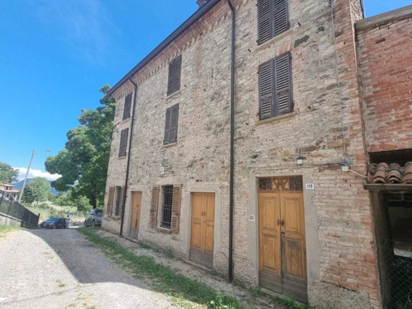 casa indipendente in vendita a Morfasso