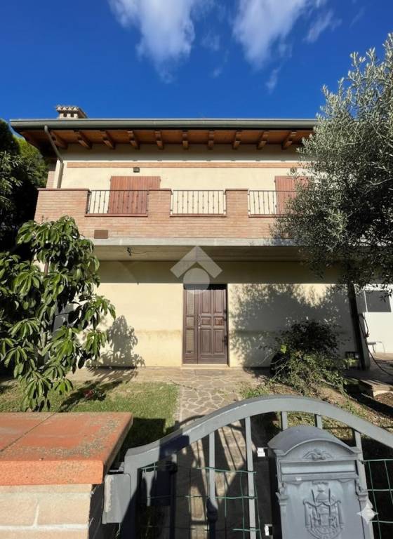 casa indipendente in vendita a Morfasso in zona San Michele