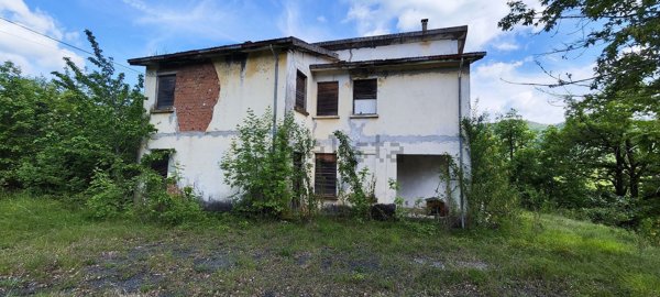 casa indipendente in vendita a Morfasso