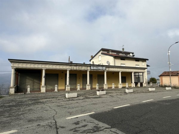 locale commerciale in vendita a Morfasso