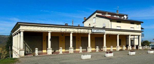 locale commerciale in vendita a Morfasso