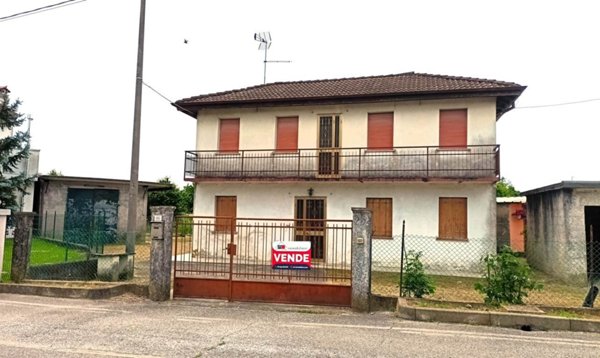 casa indipendente in vendita a Morfasso in zona San Michele