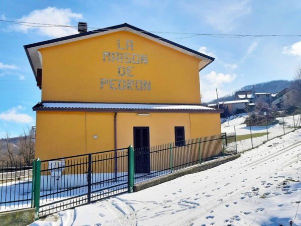 casa indipendente in vendita a Morfasso