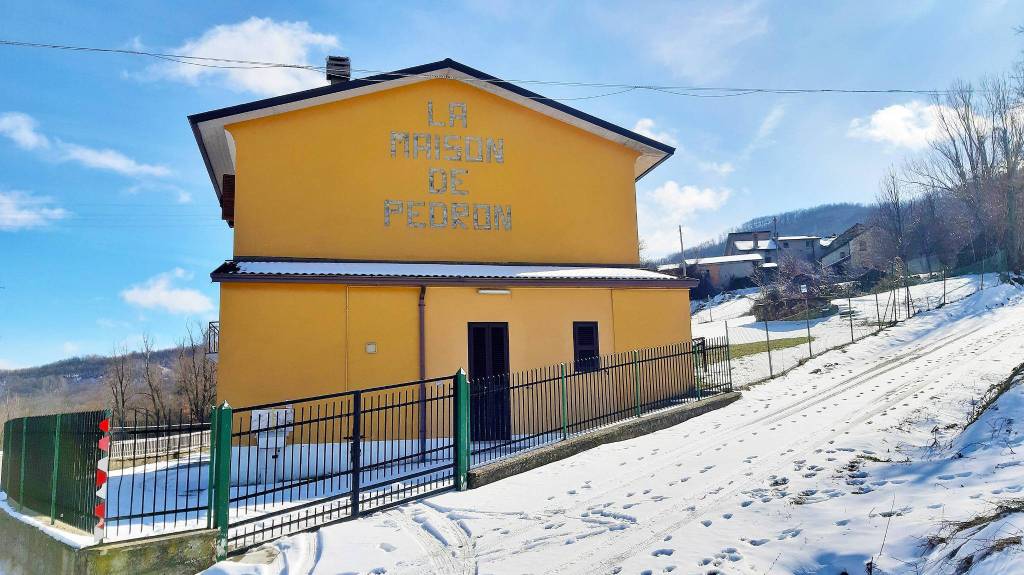casa indipendente in vendita a Morfasso in zona Greghi