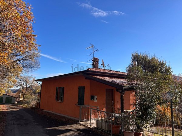 casa indipendente in vendita a Morfasso