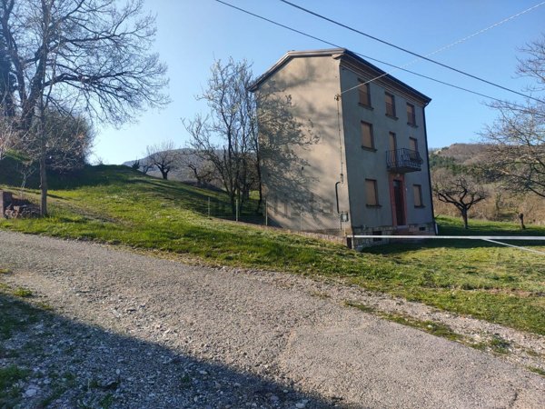 casa indipendente in vendita a Morfasso