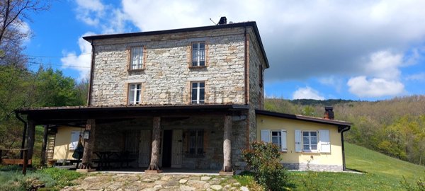 casale in vendita a Morfasso