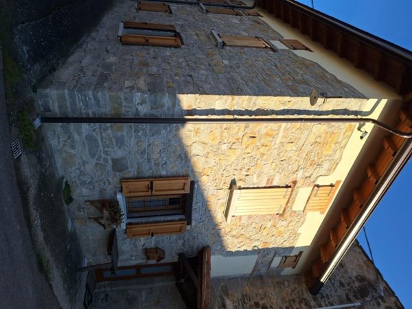 casa indipendente in vendita a Morfasso in zona Sperongia