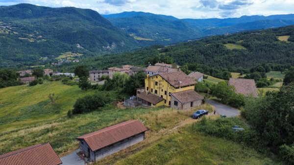 casa indipendente in vendita a Morfasso in zona Sperongia