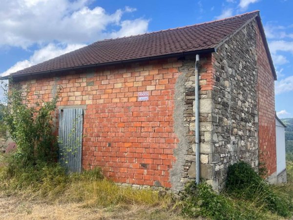 casa indipendente in vendita a Morfasso in zona Sperongia