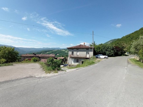 casa indipendente in vendita a Morfasso in zona Sperongia
