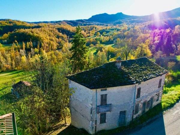 casa indipendente in vendita a Morfasso in zona Sperongia